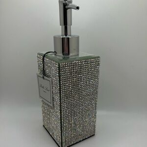 NWT bella luxx rhinestone soap dispenser